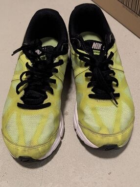 NIKE • MaxRunLite